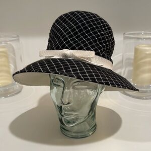 Vintage Beverly Exclusive Creation windowpane black and white hat